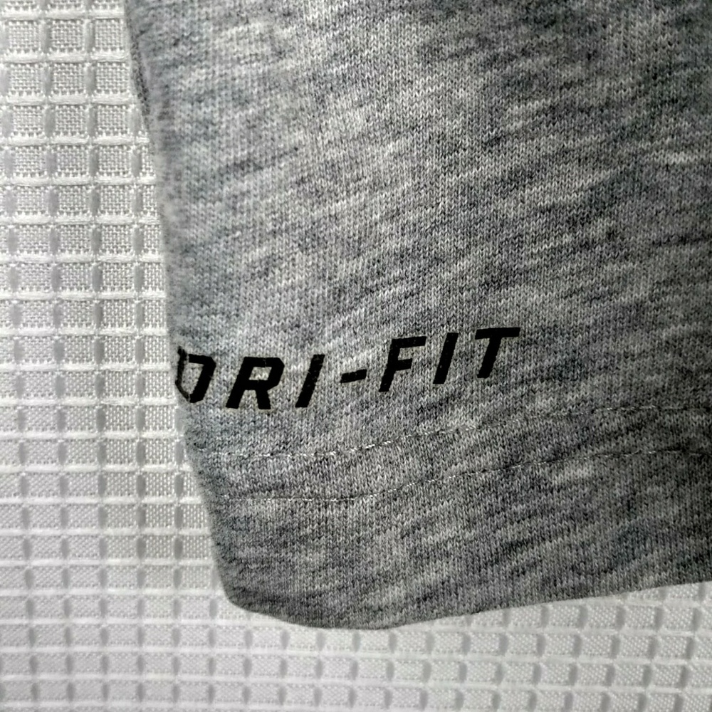 NIKE Dri-fit Tomboy Graphic Tank Top Tee - Picture 6 of 8